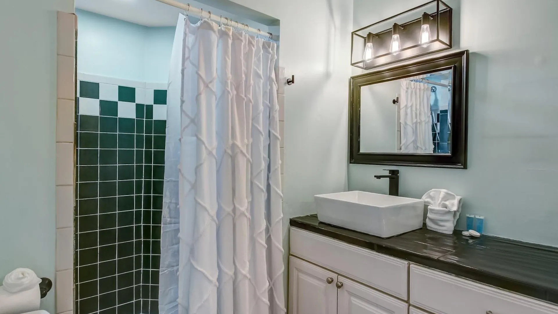 Holiday home Cute Thomas Square Cottage Monthly Stays Heated Pool Access By Southern Belle Savannah 1388 United States