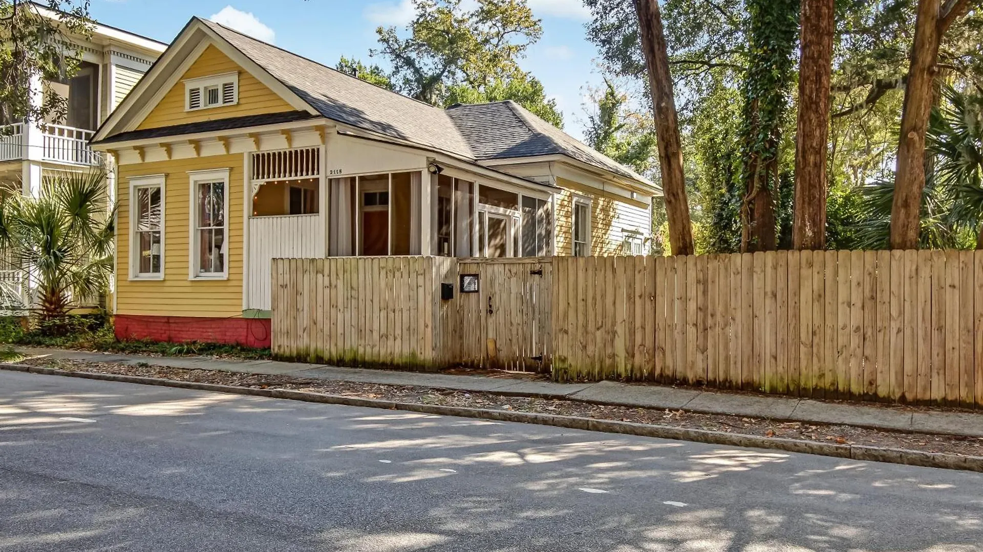 Holiday home Cute Thomas Square Cottage Monthly Stays Heated Pool Access By Southern Belle Savannah 1388