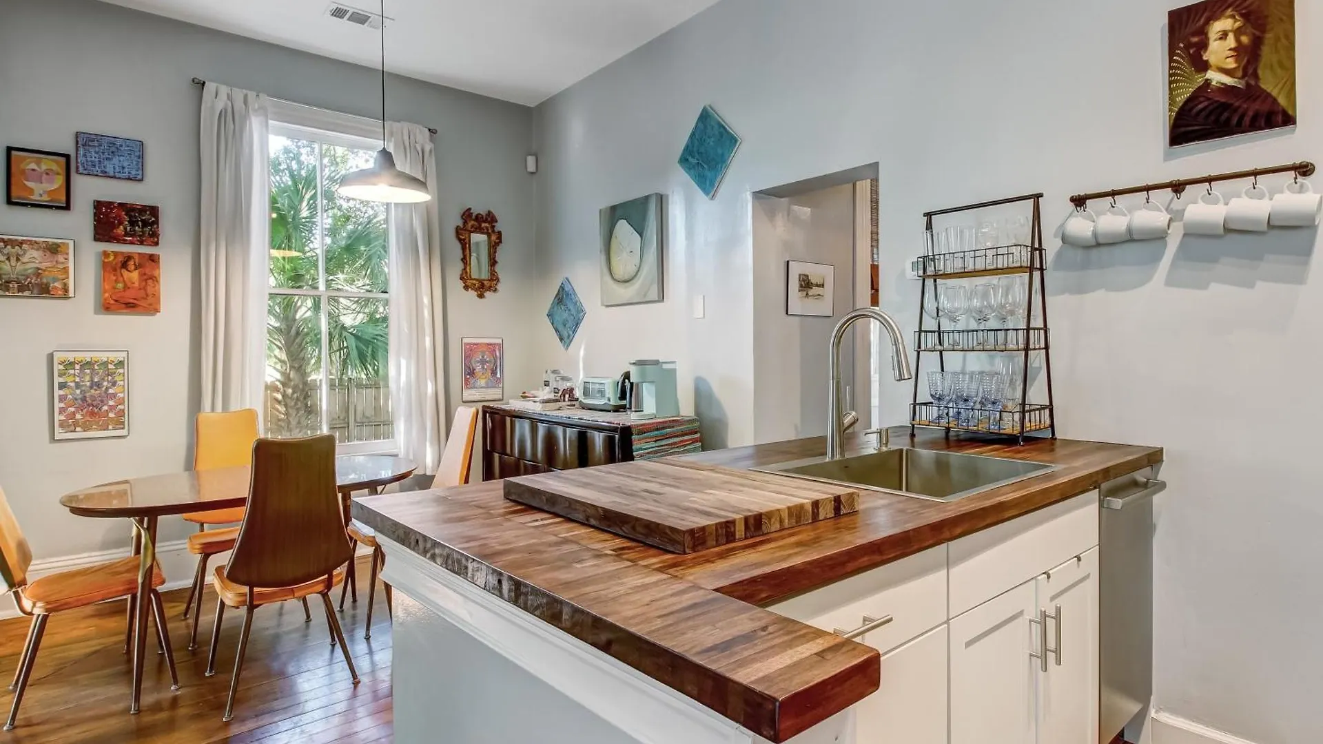 Cute Thomas Square Cottage Monthly Stays Heated Pool Access By Southern Belle Savannah 1388 Holiday home